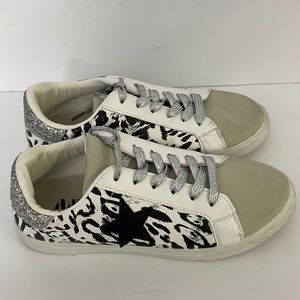 AMS Layla 6 Women’s Sneakers Black & White with Star Size 10
